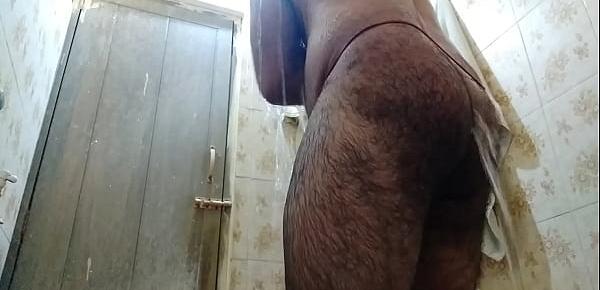  Young Uncle Doiung Sex in Bathroom